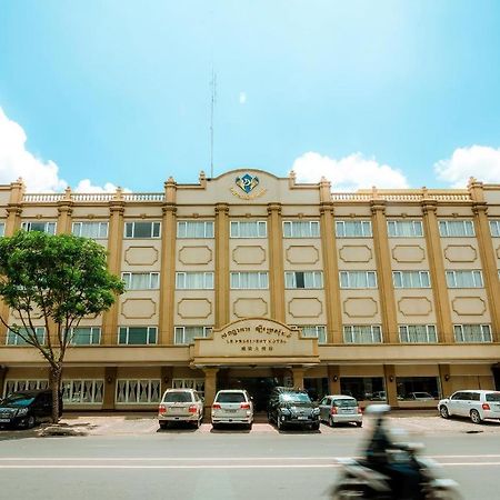 Le President Hotel Phnom Penh Extérieur photo