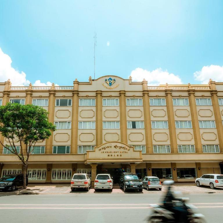 Le President Hotel Phnom Penh Extérieur photo