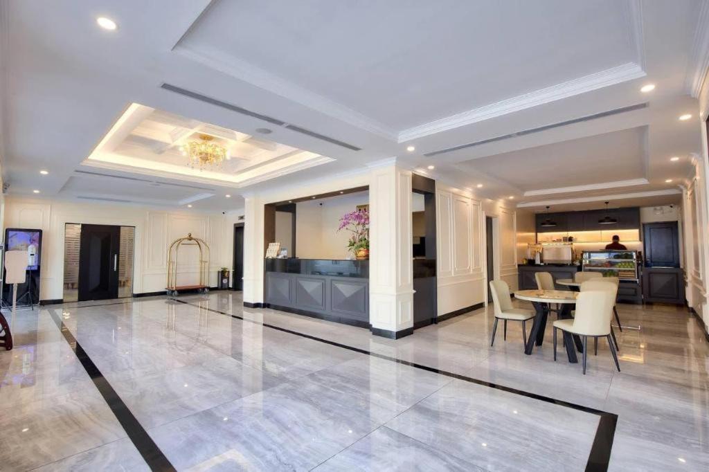 Le President Hotel Phnom Penh Extérieur photo