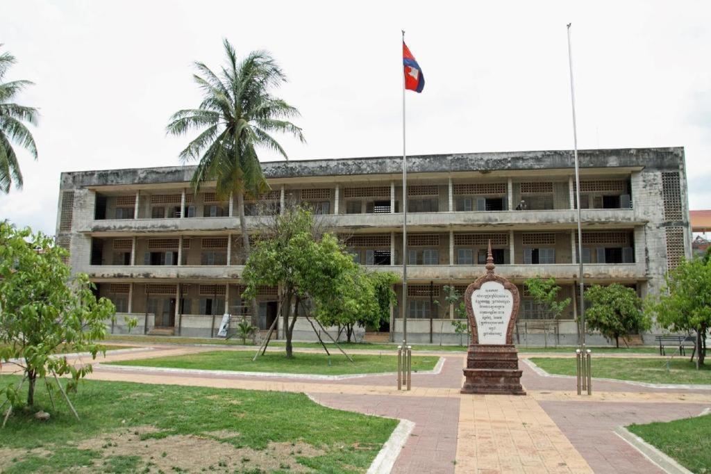 Le President Hotel Phnom Penh Extérieur photo