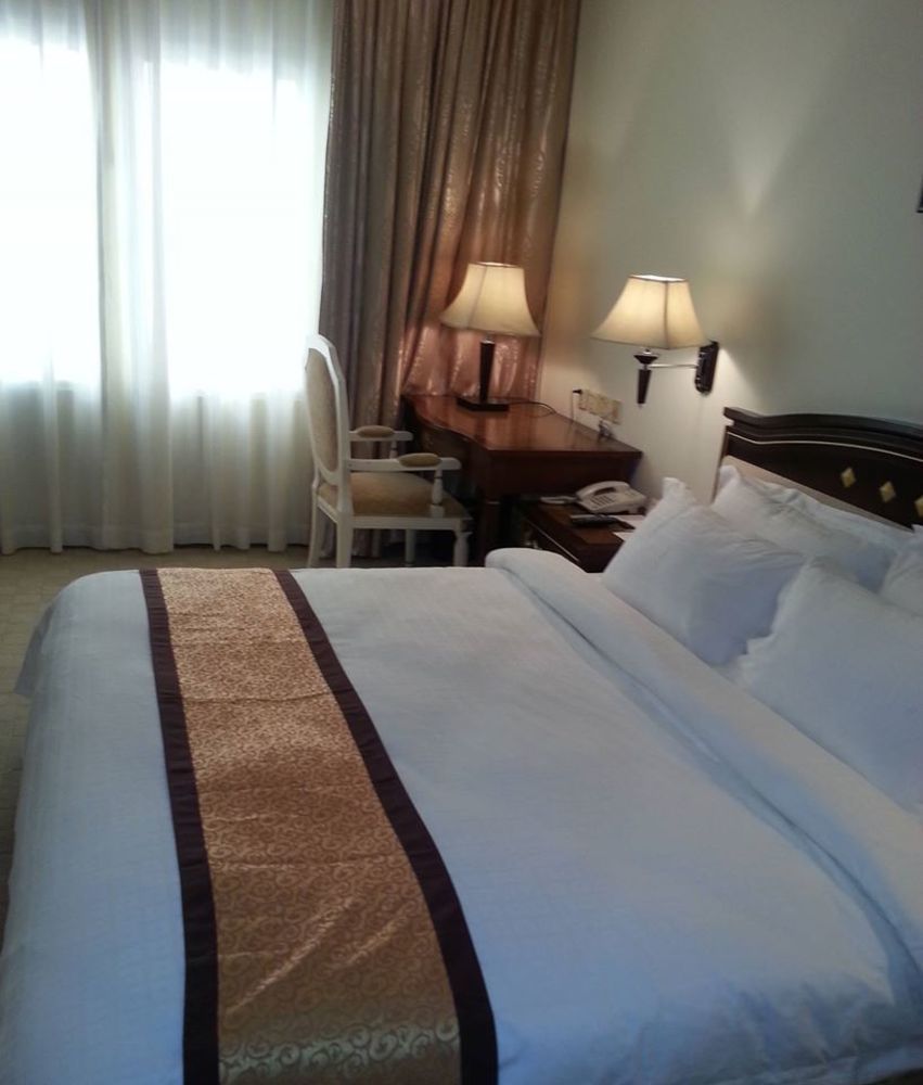 Le President Hotel Phnom Penh Extérieur photo
